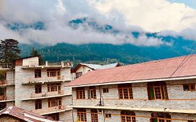 Hotel Solitaire Manali - A Few Steps From Mall Road